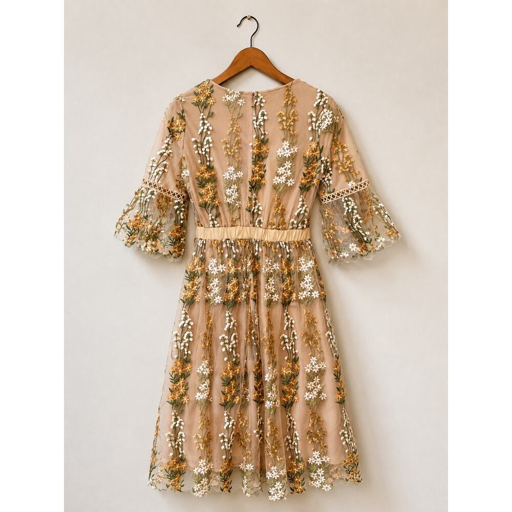 NWOT Bohme Floral Embroidered Mesh Midi Dress Bell Sleeve Boho Cottagecore Sz M - Picture 2 of 3